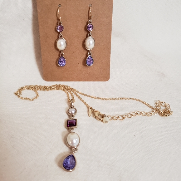 Amythist color necklace and earrings set. - Picture 4 of 6